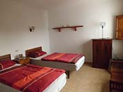 Schlafzimmer mit 2 Einzelbetten die bei bedarf zusammen gestellt werden können, Klimaanlage